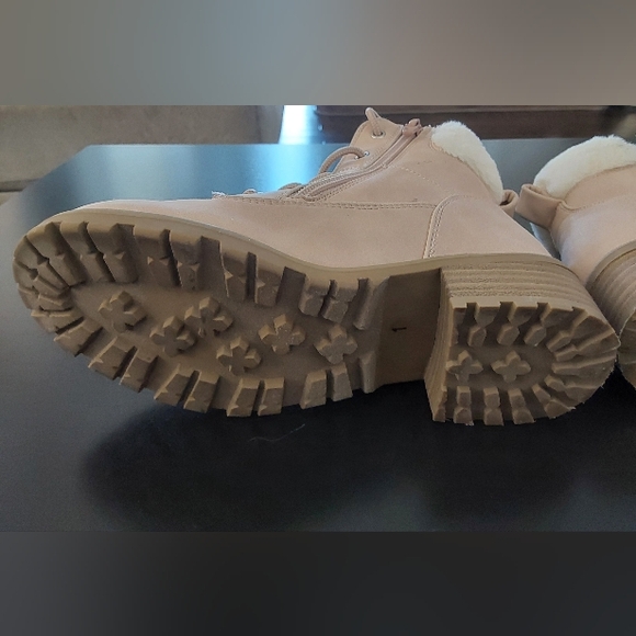 Report Railey Cozy Kids' Tan Faux Fur-Lined Boots / Girl's Size 1 - Picture 5 of 9